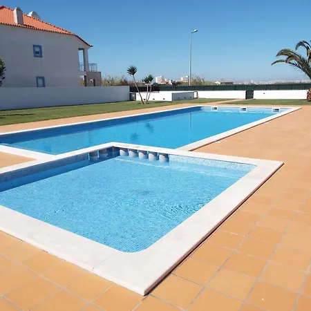 Holidays - Surf Pool With Tennis Court باليال
