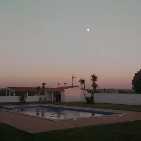 Holidays - Surf Pool With Tennis Court شقة